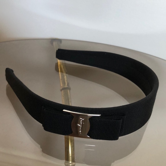 Salvatore Ferragamo Accessories - Auth Salvatore Ferragamo Wide Headband Black Salvatore Ferragamo Accessories - Auth Salvatore Ferragamo Wide Headband Black
